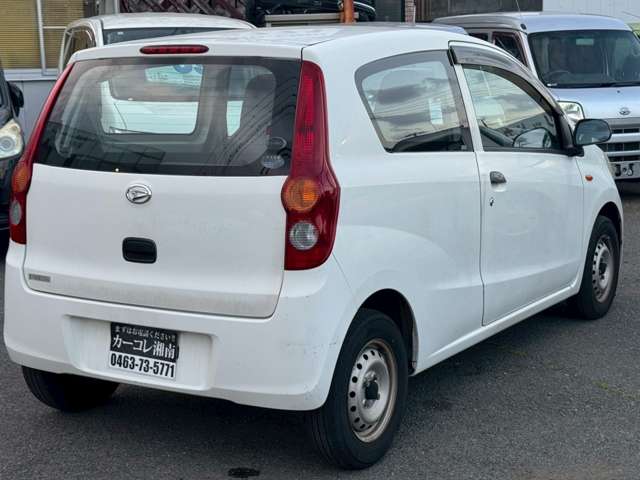 Daihatsu Mira 8