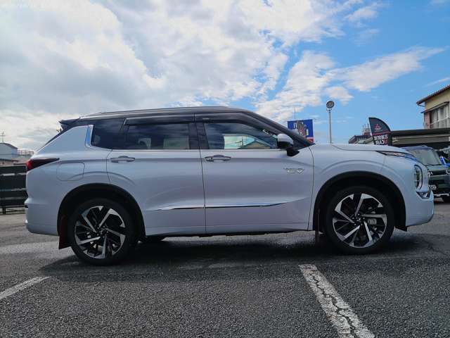 Mitsubishi Outlander 4