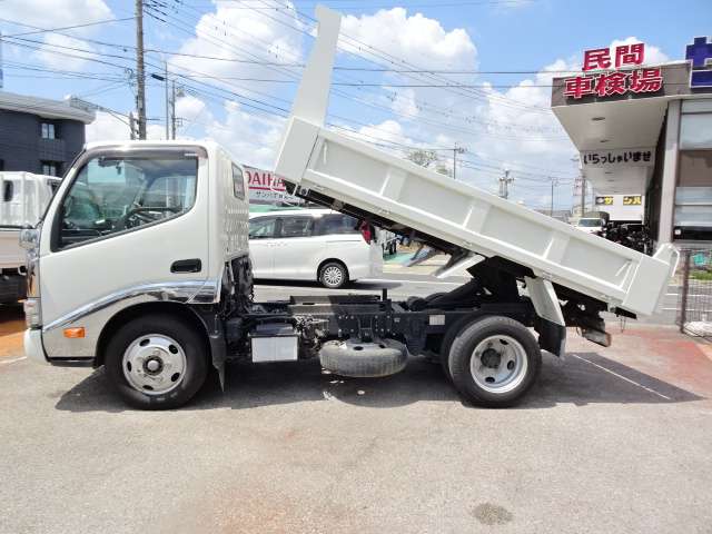 Hino Dutro 11