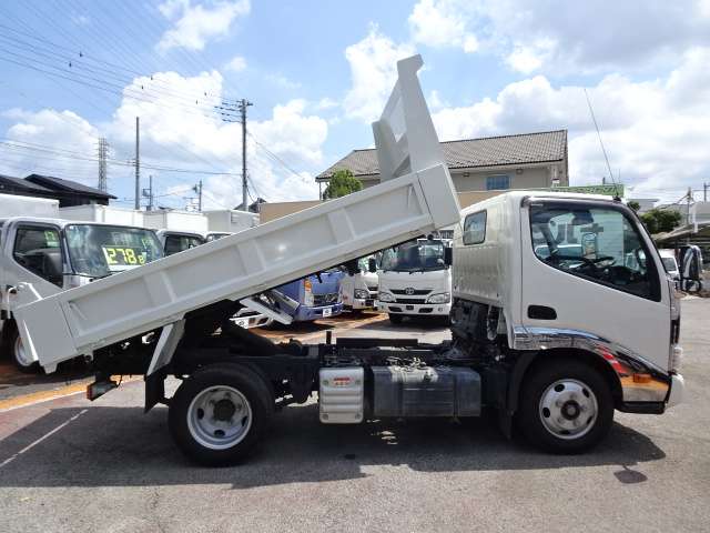 Hino Dutro 12