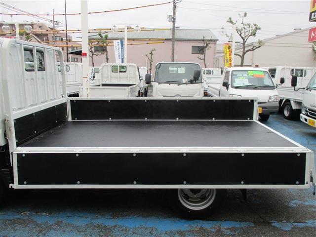 Mitsubishi Fuso Canter 9