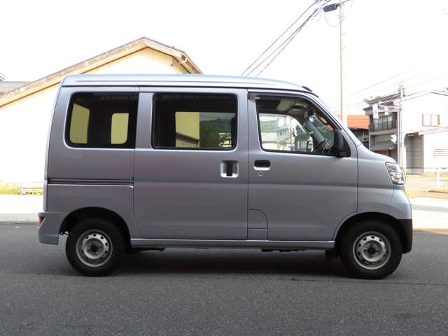 Daihatsu Hijet Cargo 5