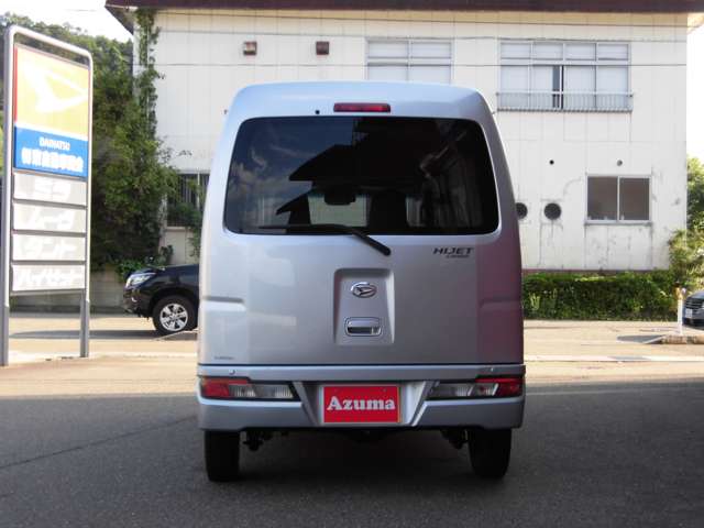 Daihatsu Hijet Cargo 7