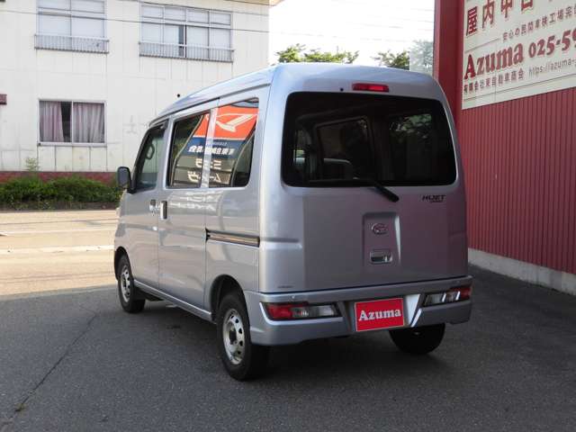 Daihatsu Hijet Cargo 8
