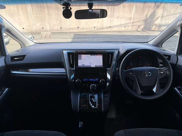 Toyota Vellfire 11