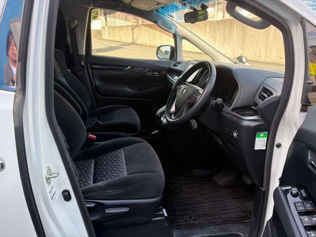 Toyota Vellfire 12