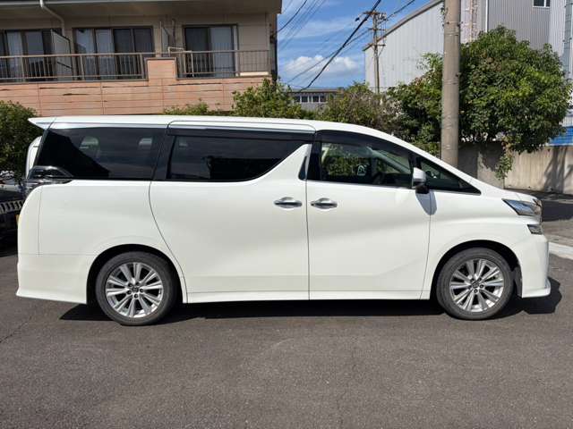 Toyota Vellfire 6