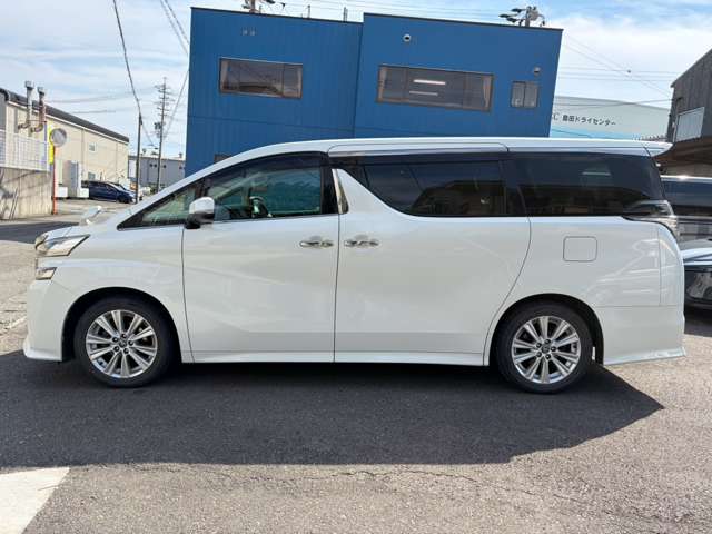 Toyota Vellfire 10