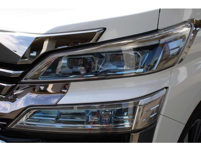 Toyota Vellfire 12