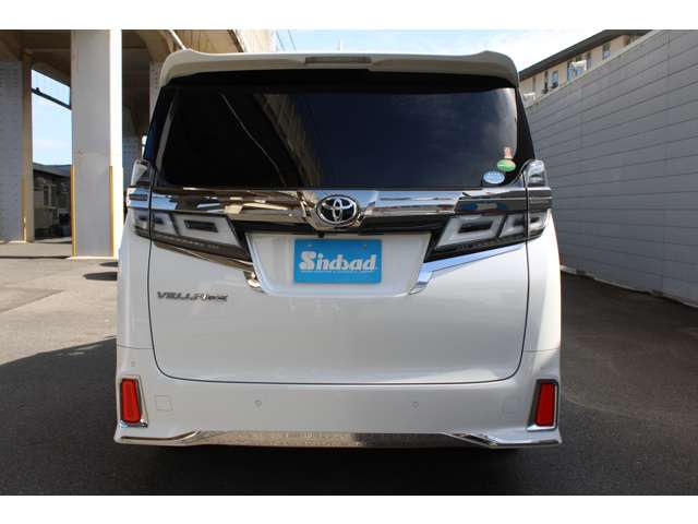 Toyota Vellfire 8