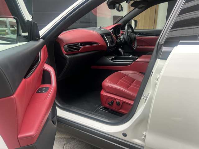 Maserati Levante 12