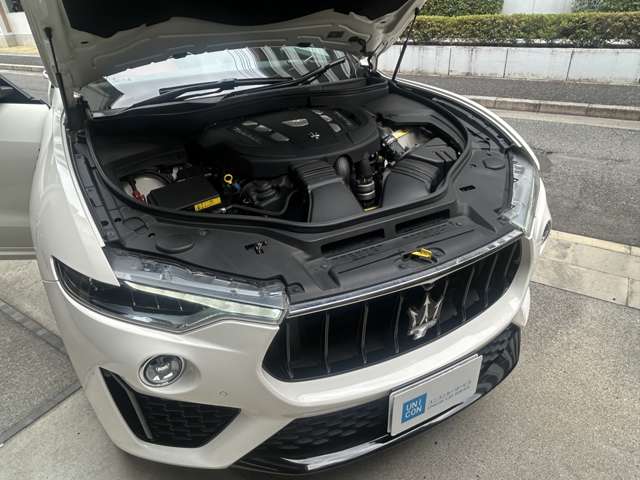 Maserati Levante 5