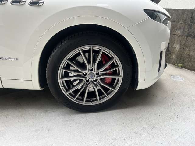 Maserati Levante 10