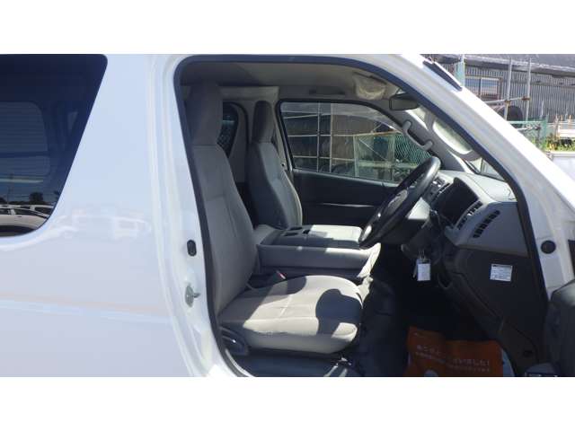 Toyota Regius Ace 7