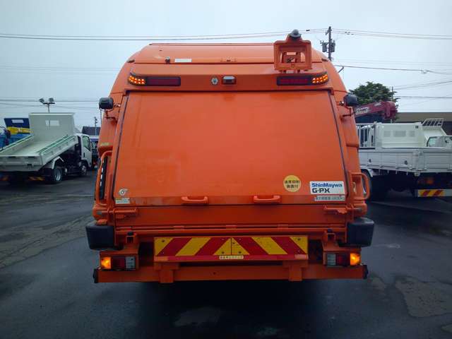 Mitsubishi Fuso Fighter 6
