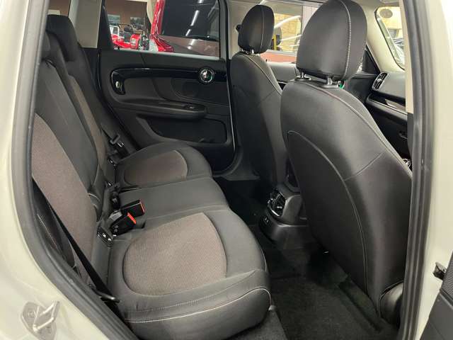 MINI Crossover 9