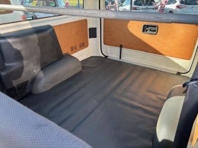 Toyota Hiace Van 8