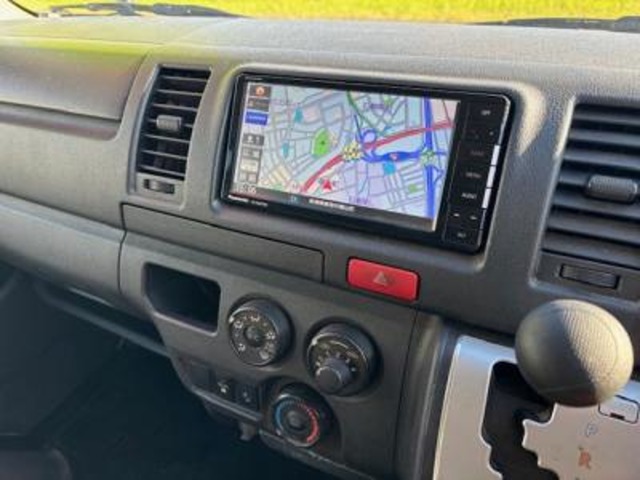 Toyota Hiace Van 10
