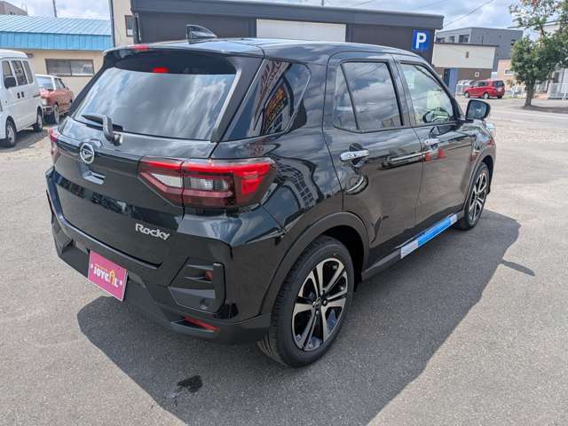 Daihatsu Rocky 7