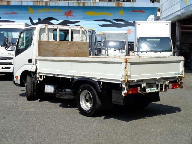 Hino Dutro 2