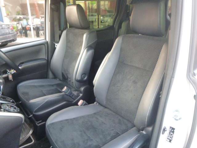 Toyota Voxy 6