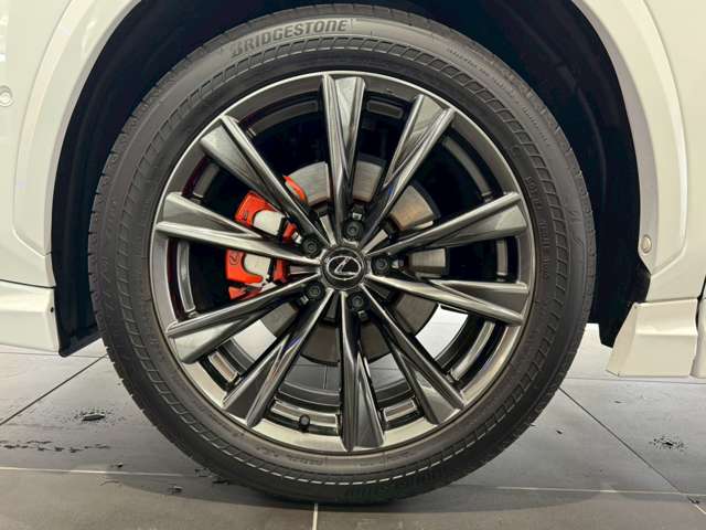 Lexus NX 12