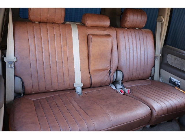Toyota Land Cruiser 100 12