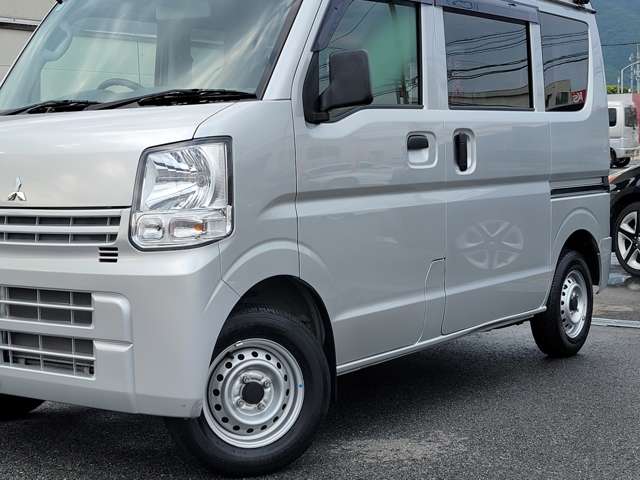 Mitsubishi Minicab Van 11