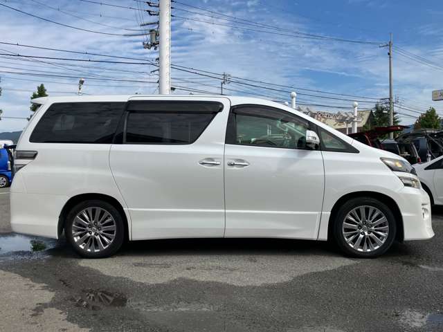 Toyota Vellfire 7