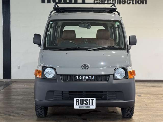 Toyota Town Ace Van 8
