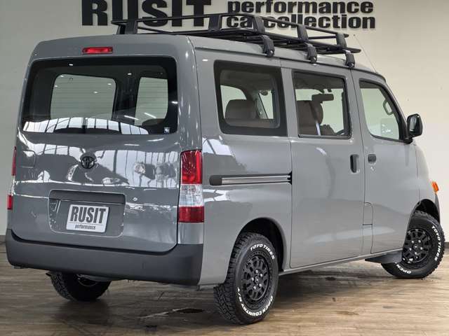 Toyota Town Ace Van 10