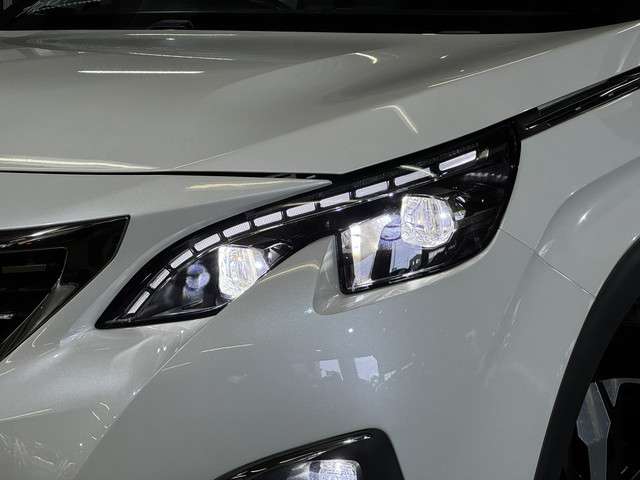 Peugeot 5008 4