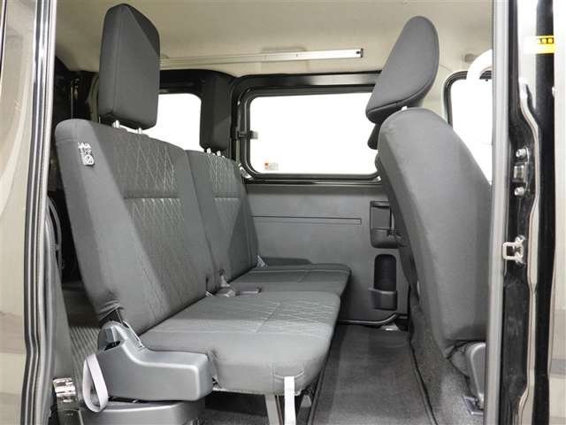 Daihatsu Atrai 11