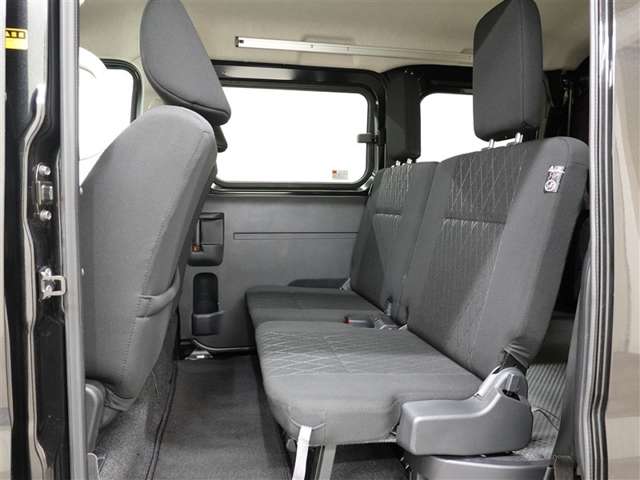 Daihatsu Atrai 12