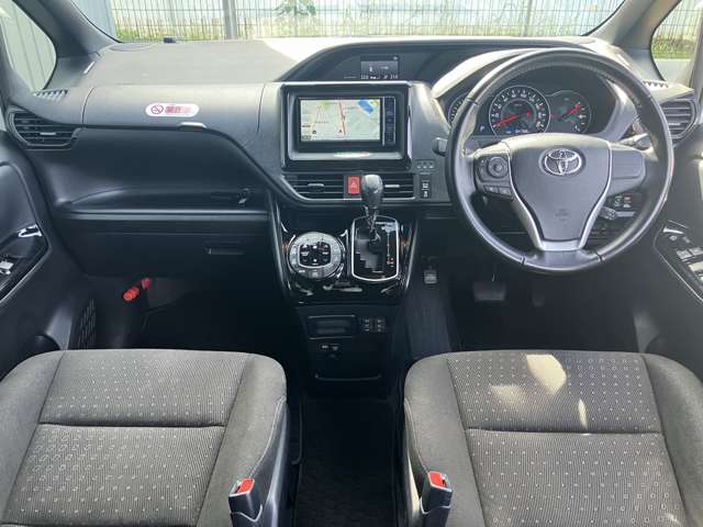 Toyota Noah 3