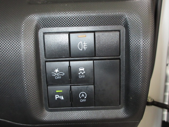 Daihatsu Rocky 11
