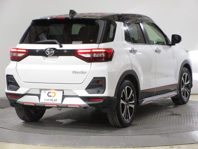 Daihatsu Rocky 8