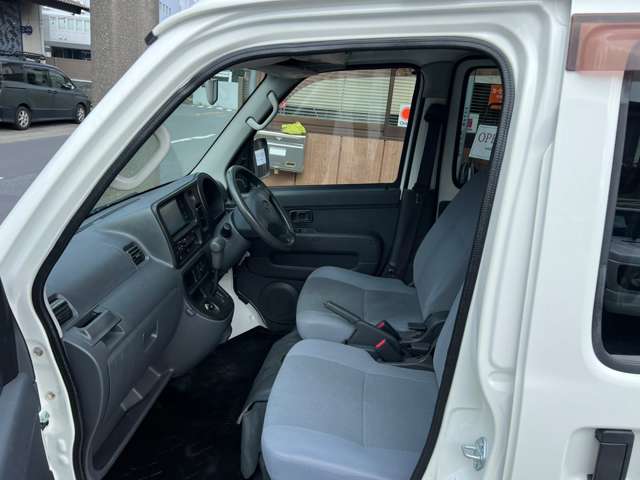 Daihatsu Hijet Cargo 2