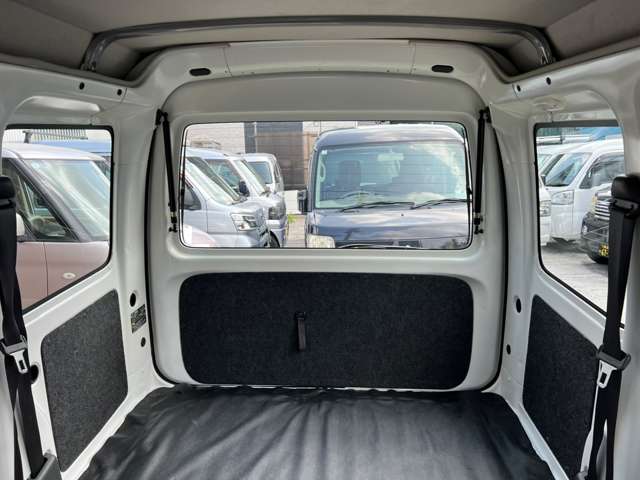 Daihatsu Hijet Cargo 9
