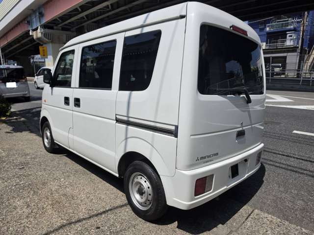 Mitsubishi Minicab Van 4