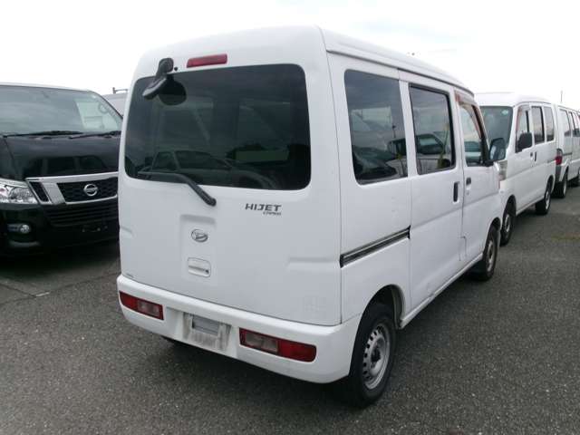 Daihatsu Hijet Cargo 4