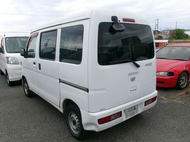 Daihatsu Hijet Cargo 6