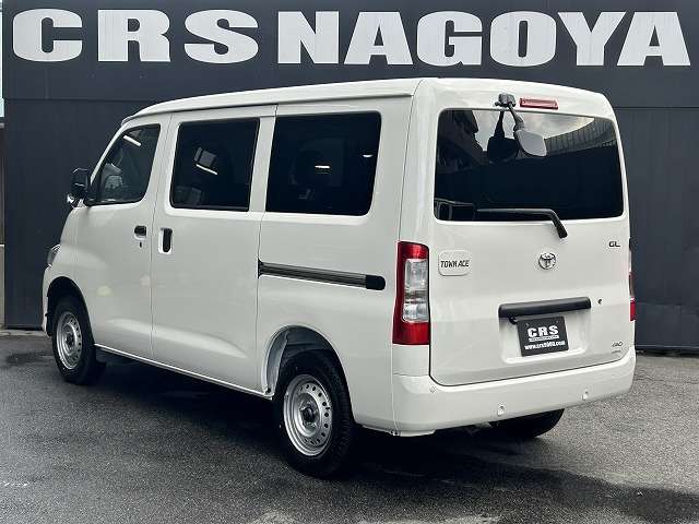 Toyota Town Ace Van 12