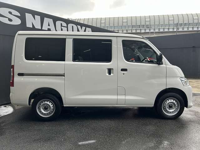 Toyota Town Ace Van 9
