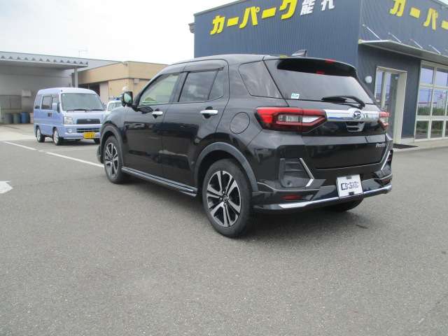 Daihatsu Rocky 5