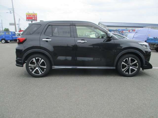 Daihatsu Rocky 8