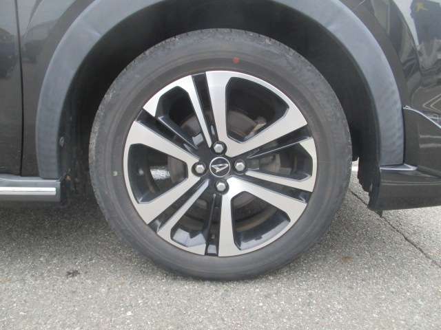 Daihatsu Rocky 9