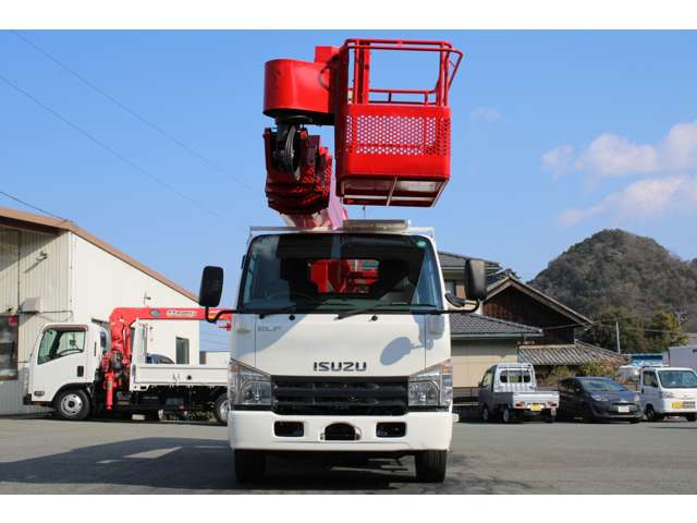 Isuzu Elf 2
