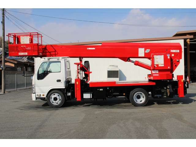 Isuzu Elf 6