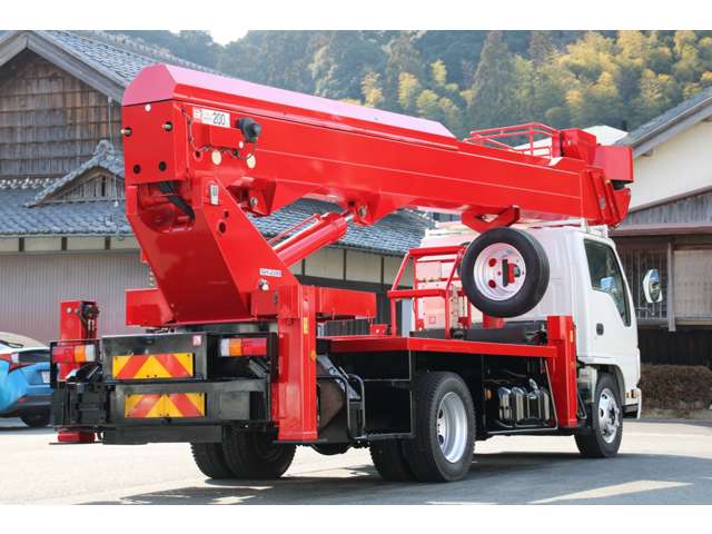 Isuzu Elf 9